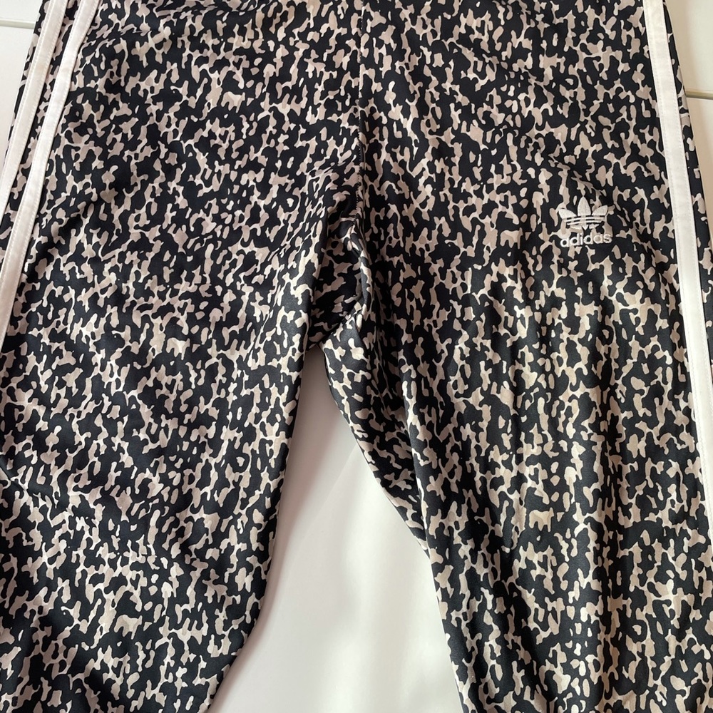 Adidas Originals Leoflage 3 Stripes legging *NWOT*